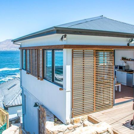 Modern Beach Apartment By Open Home Kalk Bay Exterior foto
